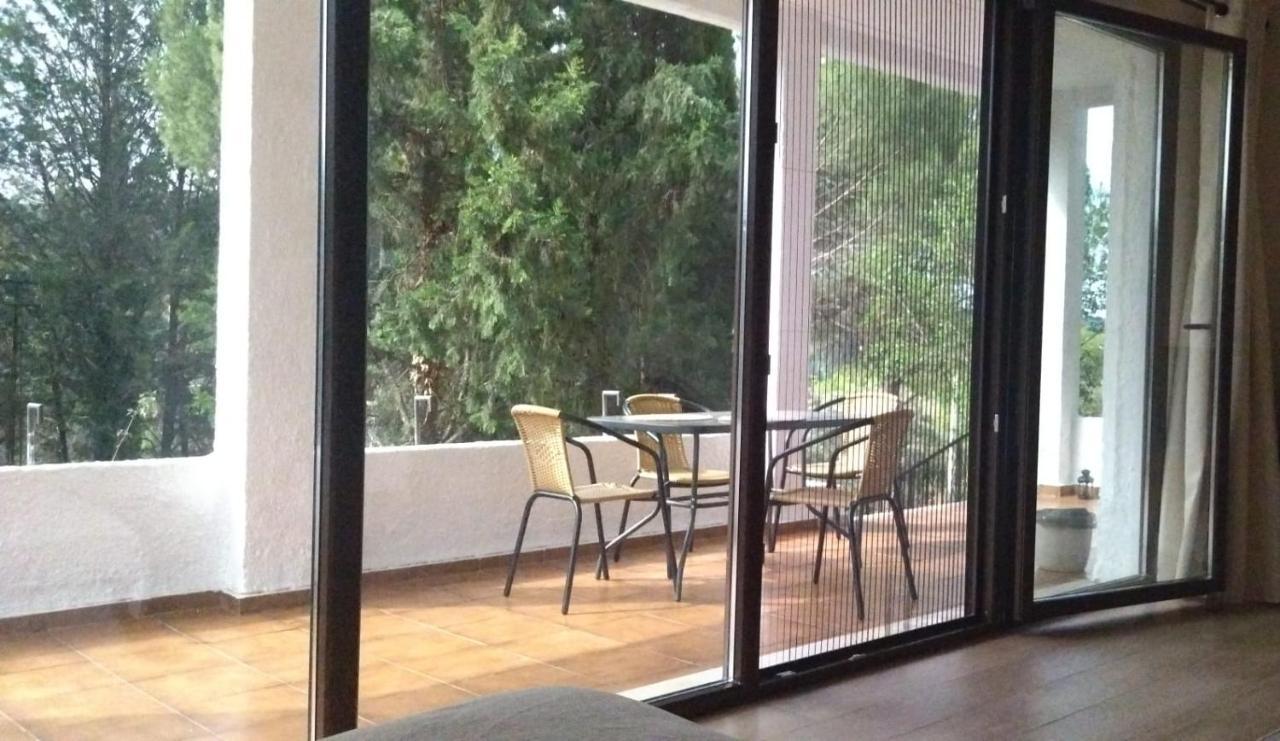 Bonita Casa Blanca En El Bosque. Vila Córdova Exterior foto