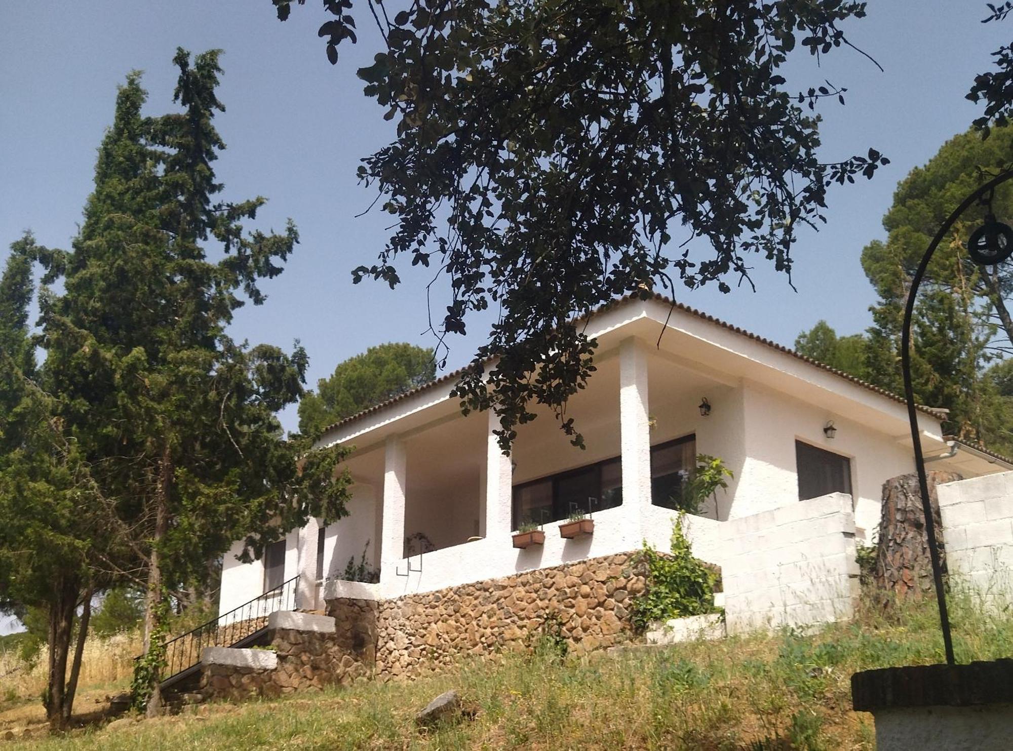 Bonita Casa Blanca En El Bosque. Vila Córdova Exterior foto